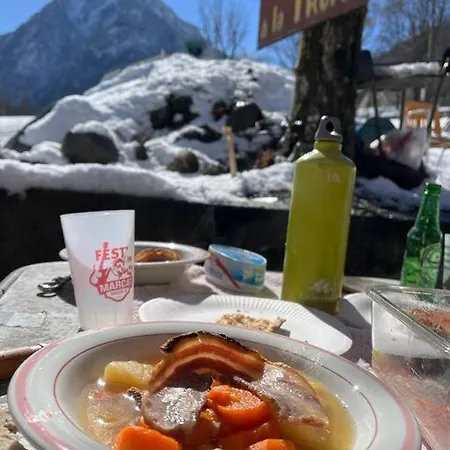 Le De Catarrabes Dağ evi Cauterets